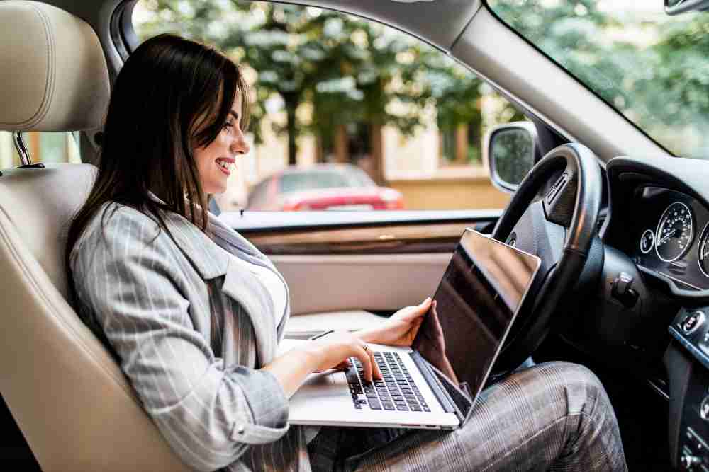 Assurance auto en ligne : pourquoi c’est plus simple et moins cher en 2026